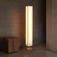 Lampadaire en bois, abat-jour tissé