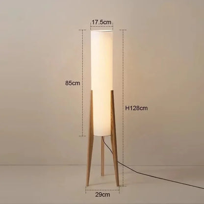 Lampadaire en bois avec un abat-jour en tissu